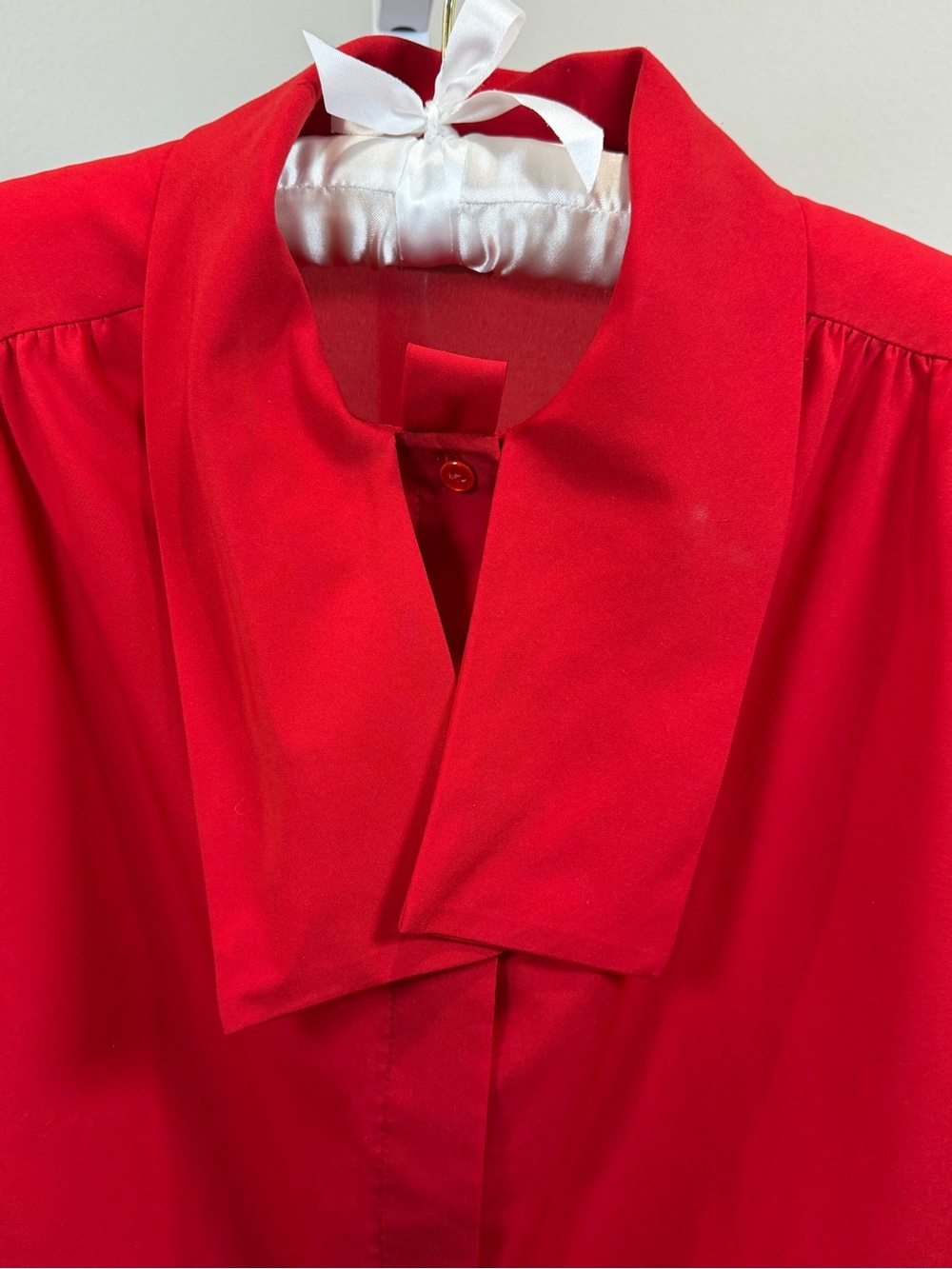 Vintage Plus Jonquil Judy Bond Co. Pussybow Blouse Red Tie Neck Size 18 - Picture 3 of 5